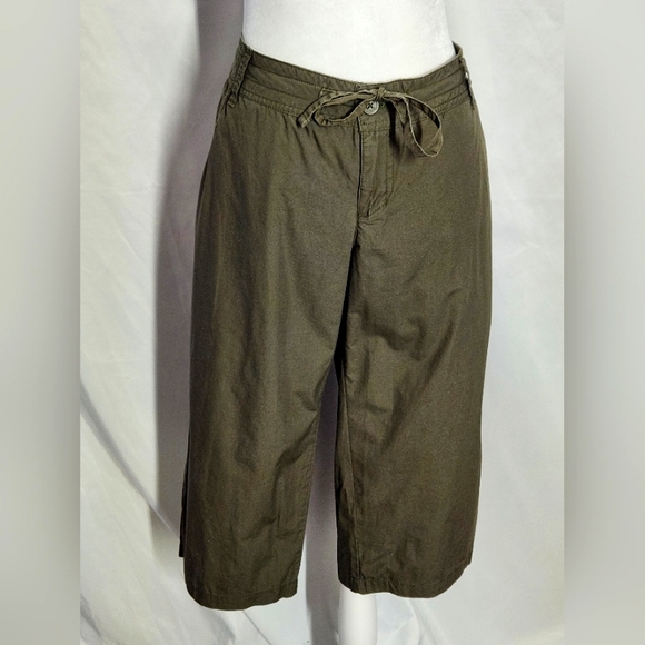 Mossimo Supply Co. Pants - Mossimo Supply Co. Brand size 11 lowest rise crop capri
